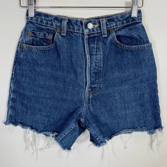 LEVI'S | VINTAGE CUTOFF 501 JEANS SHORT IN DARK  WASH - Picture 3 of 12